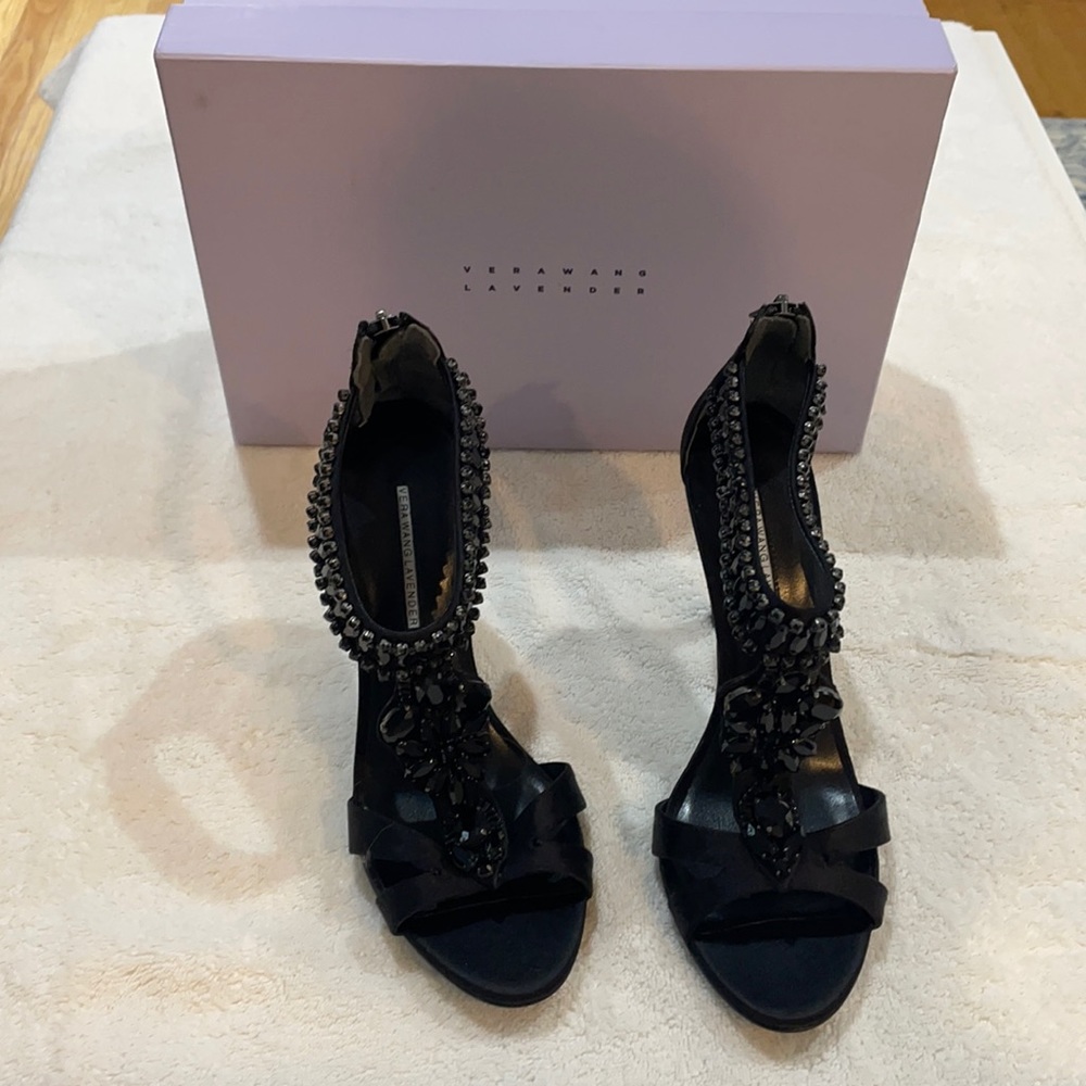 Vera Wang Lavender Haylee black pump